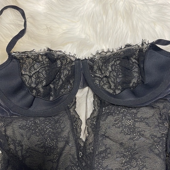 L Vs Victoria’s Secret VERY SEXY
Wicked Unlined Embellished l Balconette Teddy - Picture 11 of 11